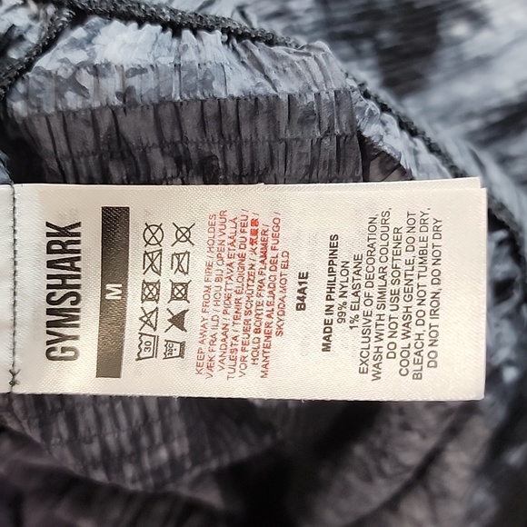 Gymshark speed windbreaker with pockets size M - Picture 6 of 7